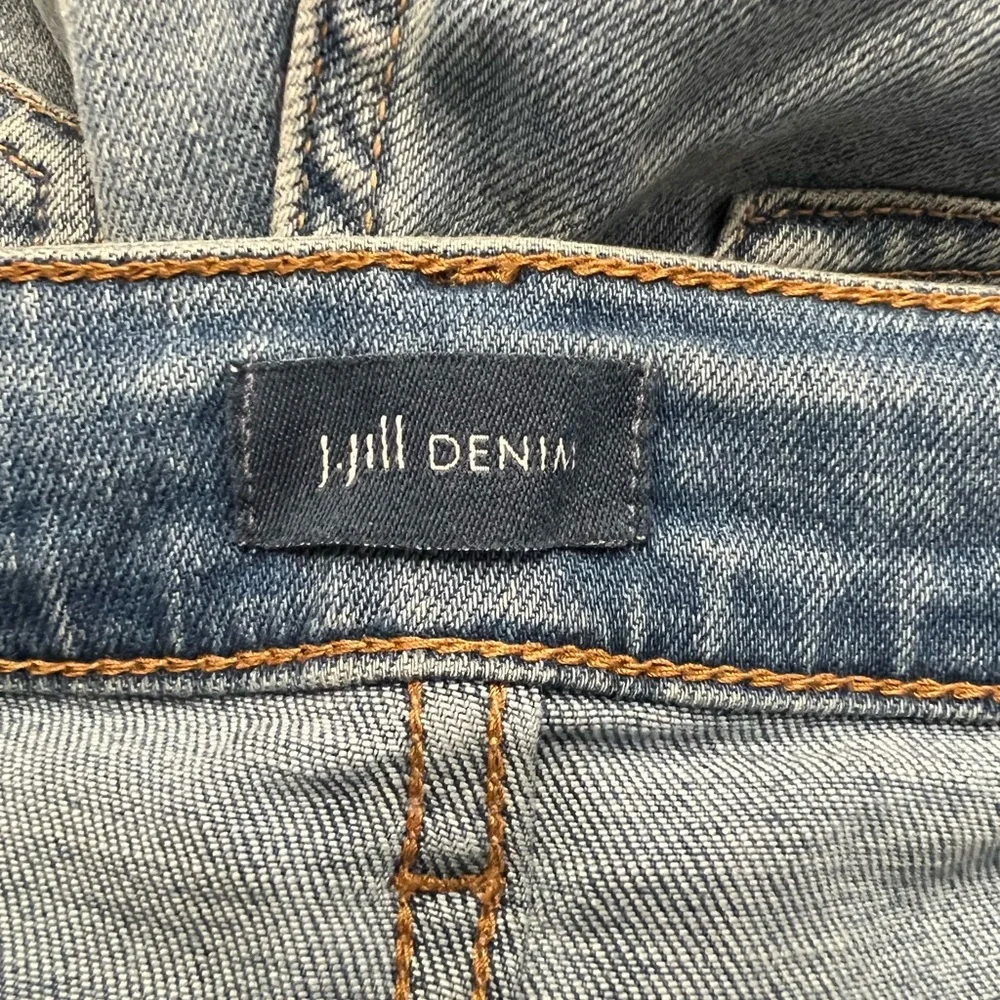 JJill Barely Flare jeans, misses 6, EUC - Picture 6 of 16